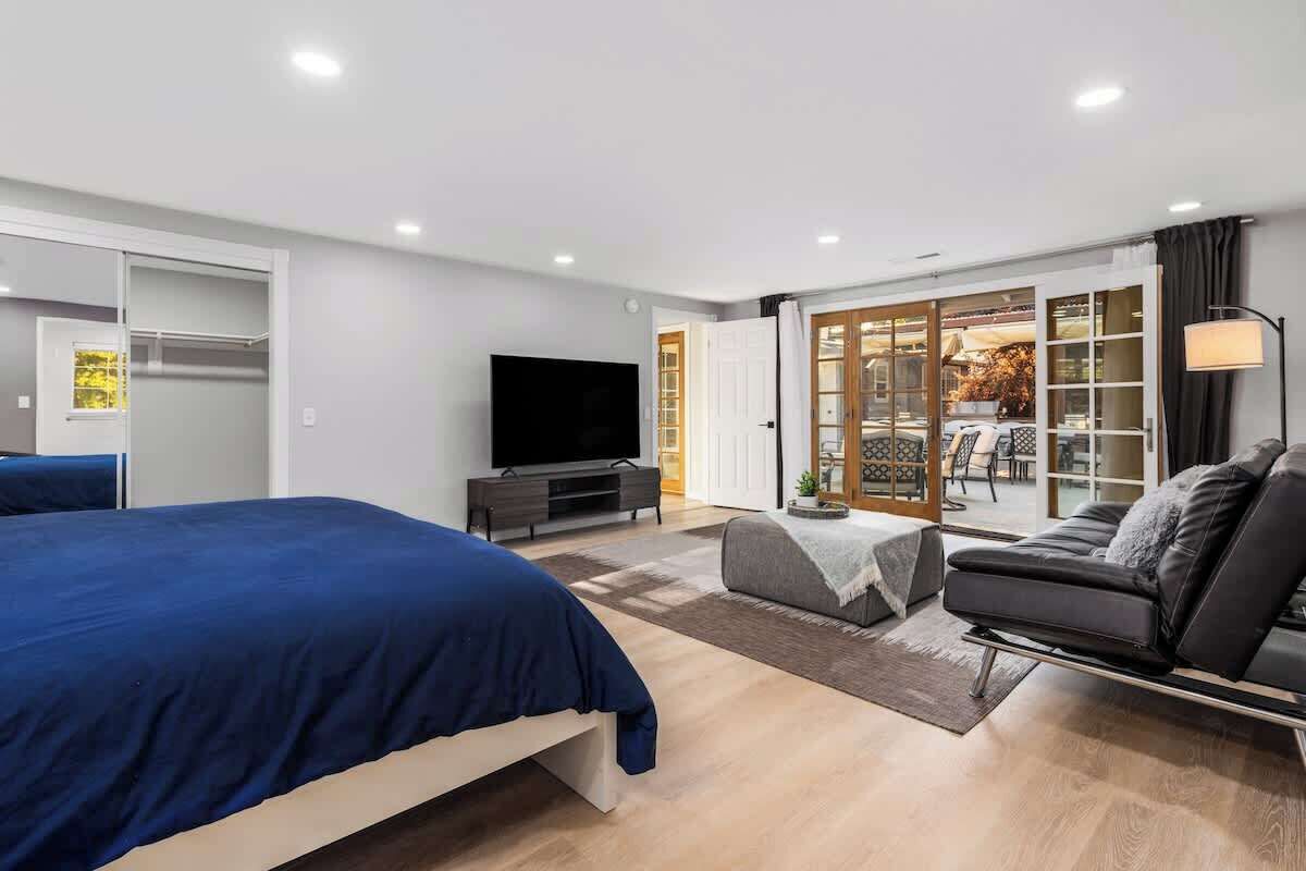 4 Schlafzimmer, Schreibtisch, Bügeleisen/Bügelbrett, Reisekinderbett