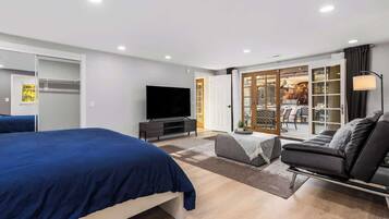 4 Schlafzimmer, Schreibtisch, Bügeleisen/Bügelbrett, Reisekinderbett