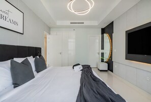 3 bedrooms - Quasi-hotels - Luxury 3-beds in Paramount Midtown (Dubai)