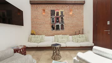 House, 3 Bedrooms | Living area