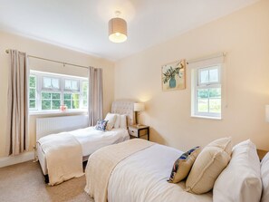 3 عدّة غرف نوم وواي فاي مجانًا وملاءات أسرّة