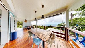 Outdoor dining - Villa Ti Alizés (Sainte-Luce)