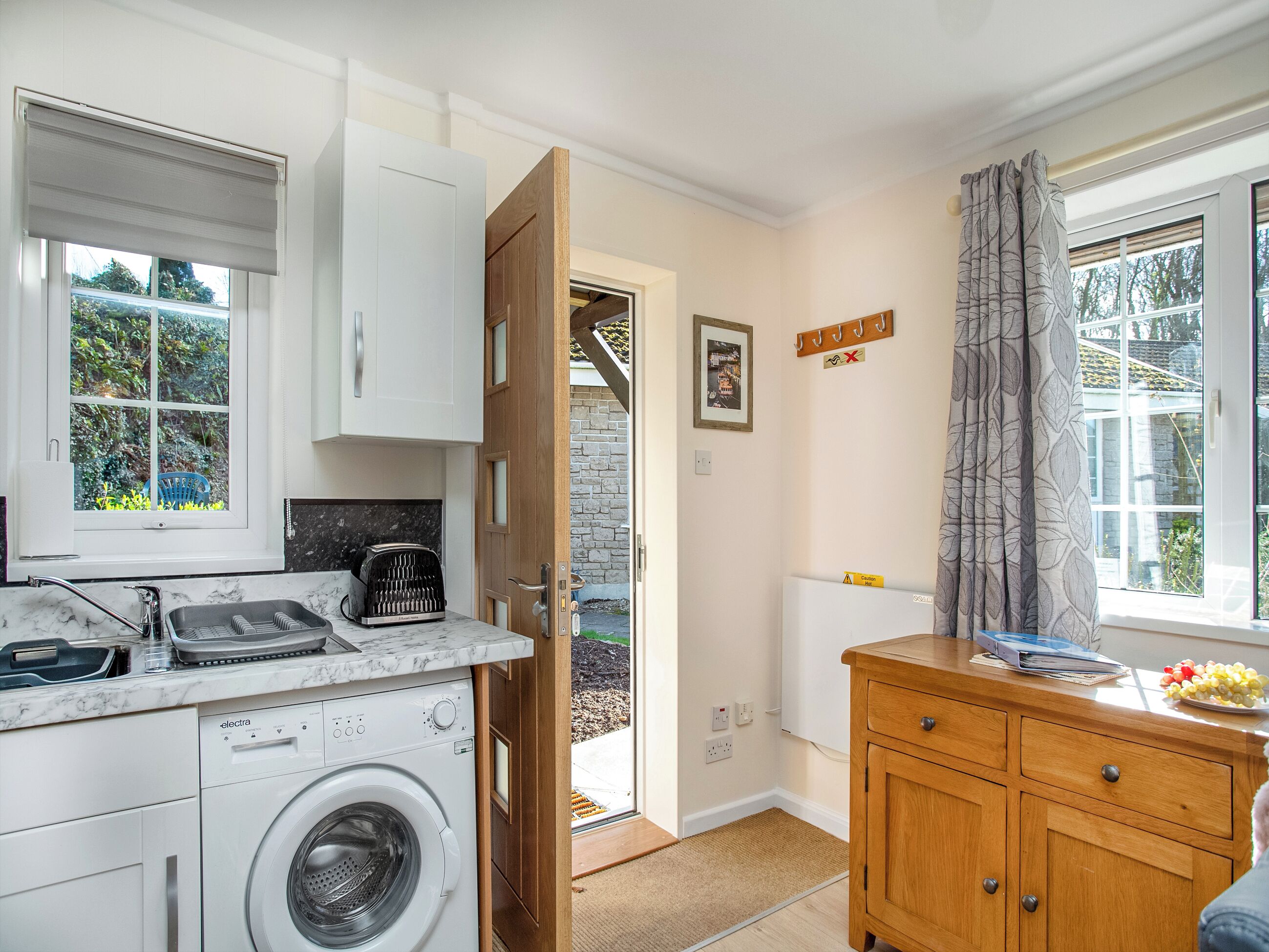 Kitchen area | Bank Voles Nest - Granite Henge, Looe