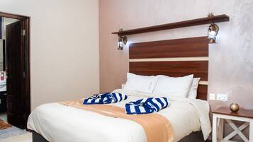 Deluxe House | 5 bedrooms, free WiFi, bed sheets