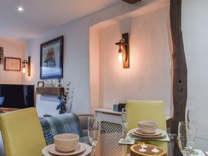 Dining - This quaint chocolate box cottage is nestled in the heart of Cartmel village. (Cartmel)