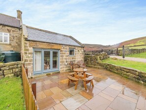 Outdoor dining - Little Esklets - UK45252 (Westerdale, near Castleton)