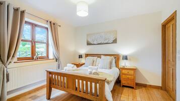 3 bedrooms, free WiFi, bed sheets