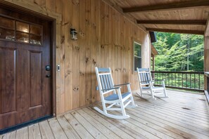 Terrace/patio - Lazy Bear Lodge by Inn & Spa at Cedar Falls (Creola)