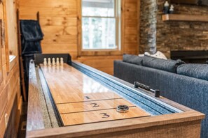 Spielezimmer