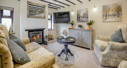 2 bedroom accommodation in Holbeach Bank, near Spalding