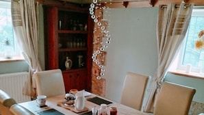 Breakfast and dinner served - The oast guesthouse (Maidstone)