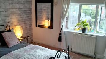 Chambre Premium | 1 chambre, matelas Tempur-Pedic, décoration personnalisée