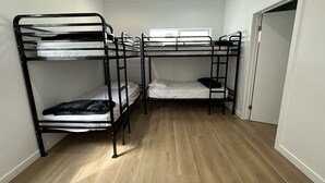 WiFi (free) - RoamHub Residences  (Los Angeles)
