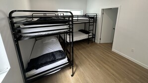 WiFi (free) - RoamHub Residences  (Los Angeles)