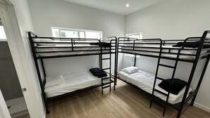 WiFi (free) - RoamHub Residences  (Los Angeles)