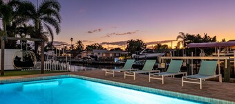⚓New! Cortez Cabana! Canal front home w/heated pool & boat dock!⚓