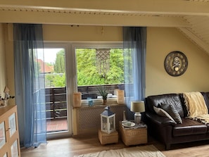Fernseher, Kamin, DVD-Player, Tischtennisplatte