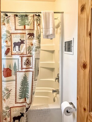 Towels, soap, shampoo, toilet paper - Riverfront Pool Motel, Views HKLL (Estes Park)