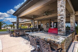 Outdoor dining - Villa Cabernet -8 BR  Luxury Wine Country Estate (Temecula)