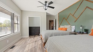 3 bedrooms, in-room safe, desk, iron/ironing board