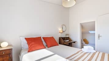 1 habitación, tabla de planchar con plancha, wifi y ropa de cama