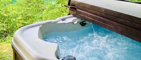 Bain à remous extérieur