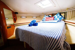 3 bedrooms, in-room safe, free WiFi, bed sheets