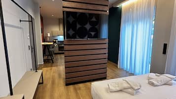 1 habitación, tabla de planchar con plancha, wifi y ropa de cama