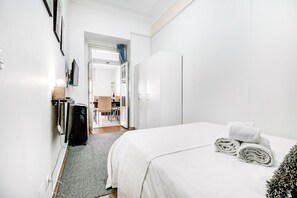 3 chambres, fer et planche  à repasser, Wi-Fi, draps fournis