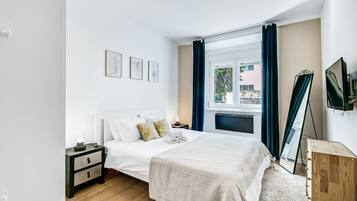 3 bedrooms, iron/ironing board, WiFi, bed sheets