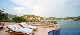 The Crown Jewel Of Zihuatanejo! Stunning Views and Unparalleled Tranquility.