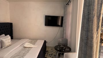 Bügeleisen/Bügelbrett, WLAN, Bettwäsche