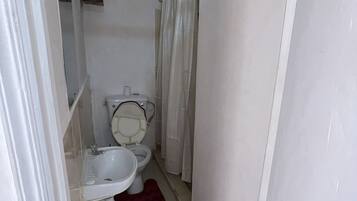 Dusche, Handtücher, Seife, Toilettenpapier