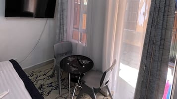 Bügeleisen/Bügelbrett, WLAN, Bettwäsche