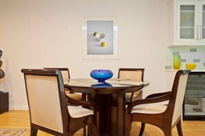 Dining - Charming Clarksville (Austin)