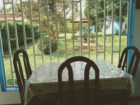 Room, 1 Bedroom, Smoking, Patio | Dining