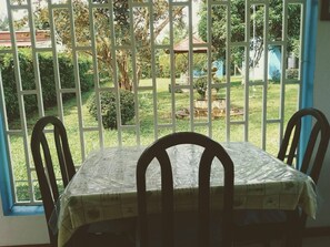 Room, 1 Bedroom, Smoking, Patio | Dining