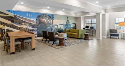 Starkville Inn and Suites