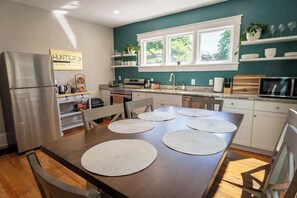 Dining - Roanoke Speakeasy: Downtown Charm near Greenways (Roanoke)