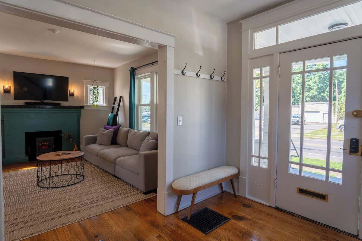 TV, fireplace, offices