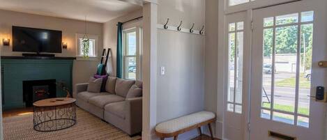 TV, fireplace, offices