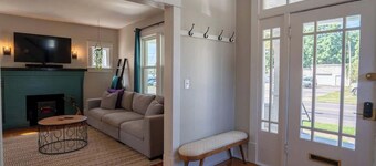 Roanoke Speakeasy: Downtown Charm near Greenways