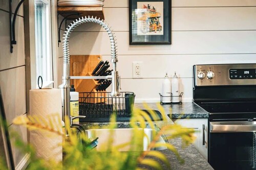 Rustic Trailside Cabin: Near McAfee Knob, Roanoke
