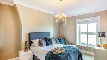 6 bedrooms, free WiFi, bed sheets