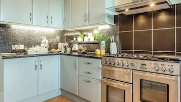 Dishwasher, high chair