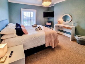6 bedrooms, free WiFi, bed sheets