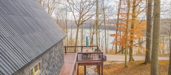 "Eagle's Cliff" at Lake Cumberland. Relaxing Beautiful Front Porch Lake View! 