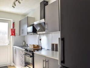 Fridge, cookware/dishes/utensils - 2 bedroom accommodation in Kessingland (Kessingland)