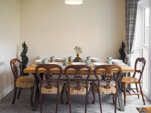 Dining - 3 bedroom accommodation in Buxton (Buxton)