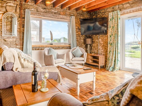 3 bedroom accommodation in Cwmavon, near Swansea